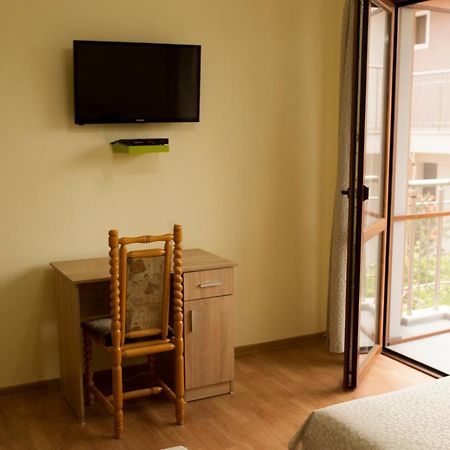 Alfa Guest Rooms With Parking Varna Exterior foto