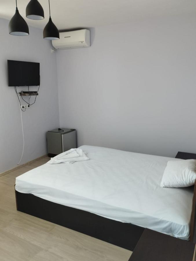 Alfa Guest Rooms With Parking Varna Exterior foto