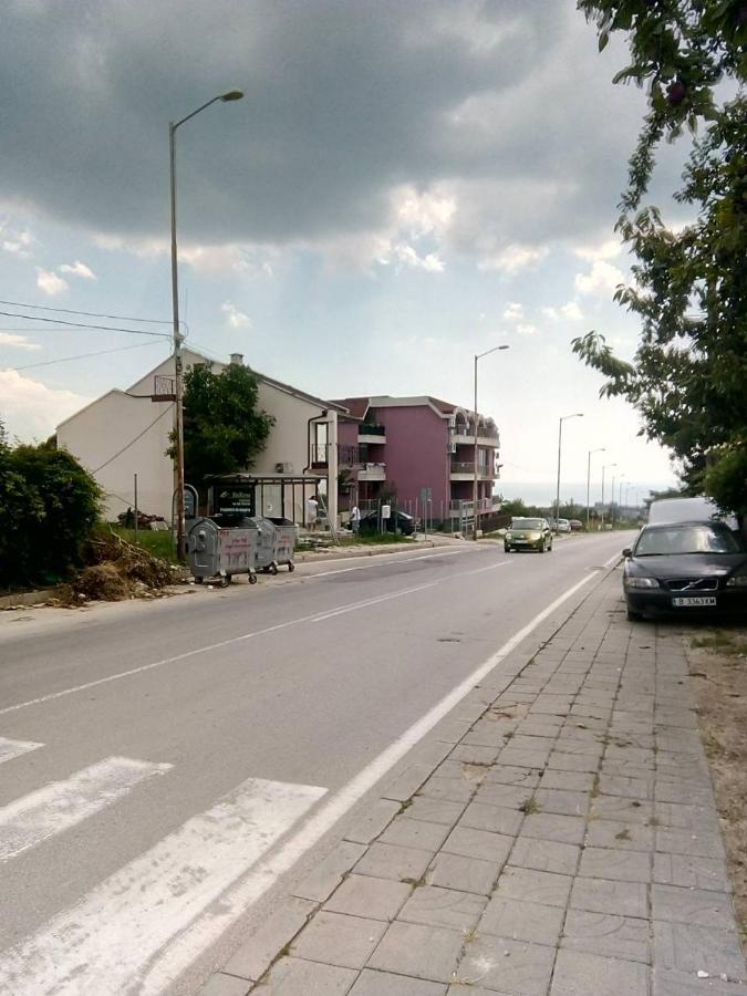 Alfa Guest Rooms With Parking Varna Exterior foto