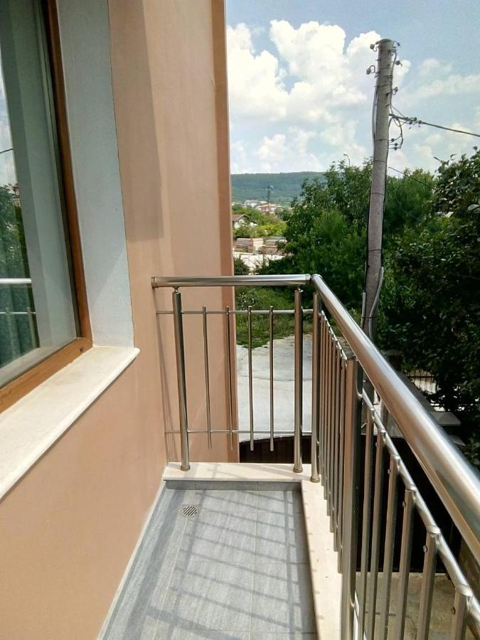 Alfa Guest Rooms With Parking Varna Exterior foto