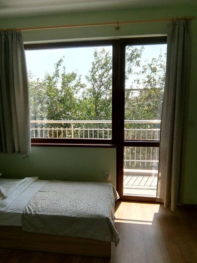 Alfa Guest Rooms With Parking Varna Exterior foto